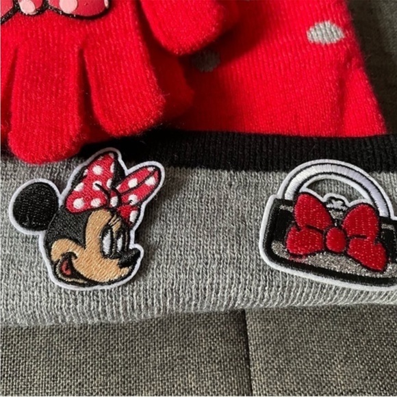 Berkshire Fashion Minnie Mouse polka dots Winter Beanie Hat and gloves set - Picture 3 of 6